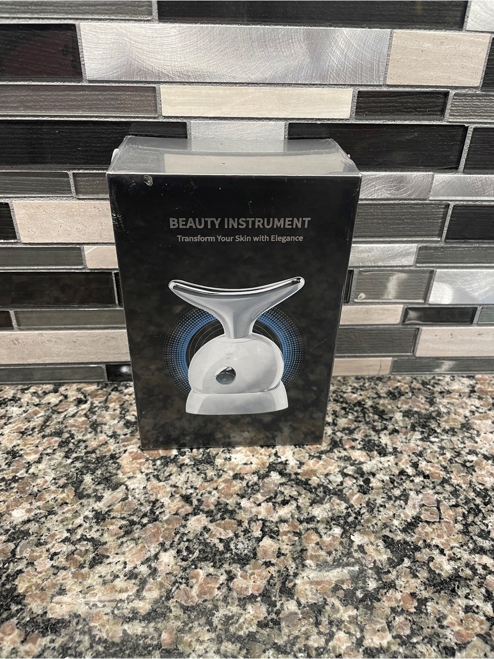 Red light therapy face and neck massager